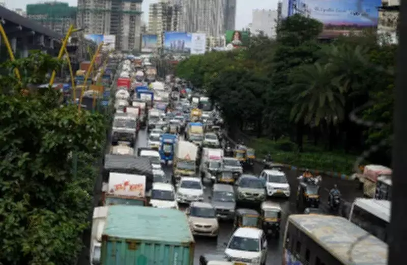 Thane Commissioner Orders Hawker-Free Highways, Pre-Monsoon Works Deadline