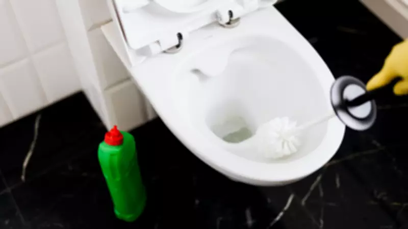 The 5-Minute Sunday Bathroom Clean That Saves Hours Weekly