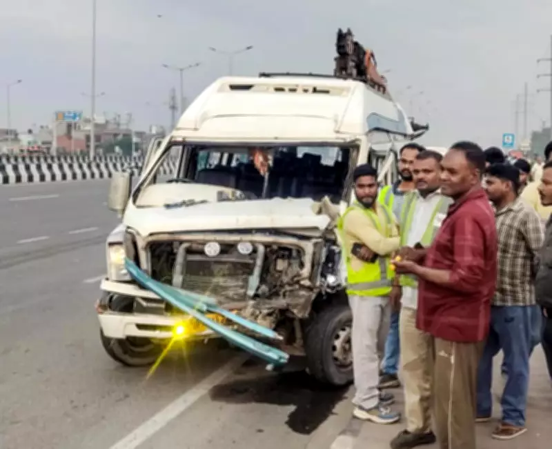 Three Killed in Ghaziabad Expressway Crash: Mini-Bus Mows Down SUV Occupants and Bike Taxi Rider