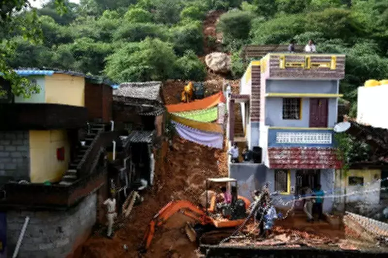 Tiruvannamalai's Election Apathy: DMK's Stronghold Faces Garbage Woes and Weak Opposition