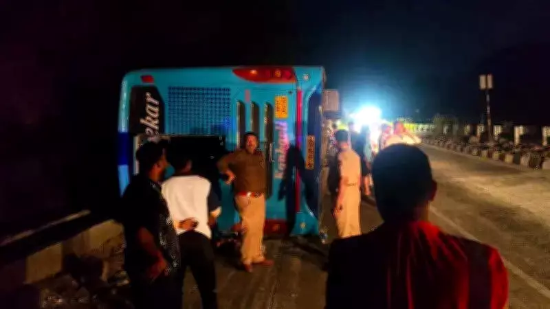 Two Killed, 38 Injured as Private Bus Overturns on Mumbai-Goa Highway