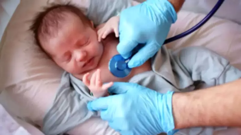 UK Parents' Nightmare: Baby's Viral Misdiagnosis Leads to ICU and Collapsed Lung