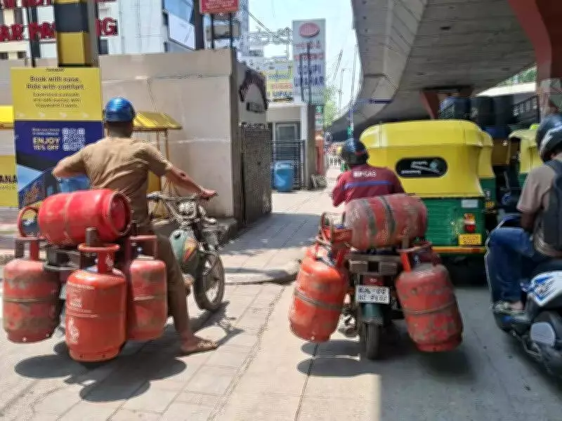 Union Ministry Eases LPG Supply for Industries, Doubles 5kg Cylinder Access