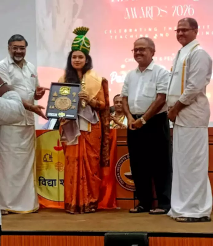 Varanasi Teacher Honored with Vidya Stree Award at IIT Madras for Innovative Teaching