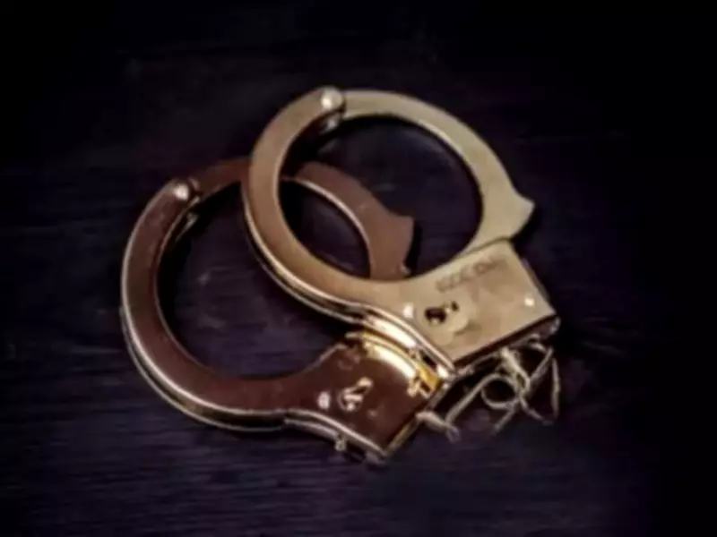 Vigilance Bureau Arrests Clerk and Middleman for Bribery in Madhubani Land Case