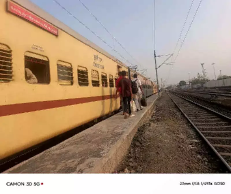 Vijayapura Railway Station: Short Platforms, Broken Displays Risk Passenger Safety