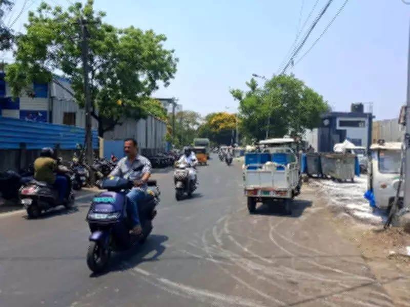 Waste Segregation Unit on Chennai Road Causes Traffic Woes
