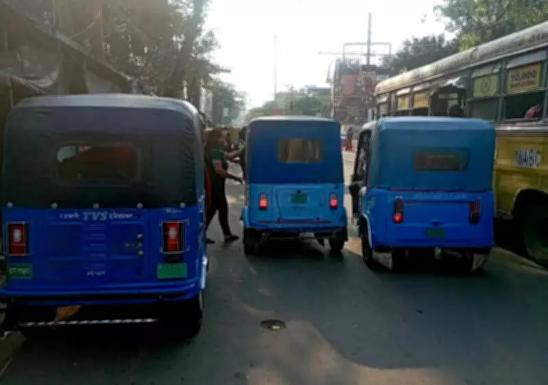 West Asia Conflict Sparks Auto LPG Crisis, Kolkata Sees Mass Shift to Electric Autos