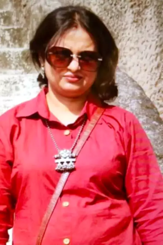 Wife of College Professor Found Dead in Kolkata, Husband Missing