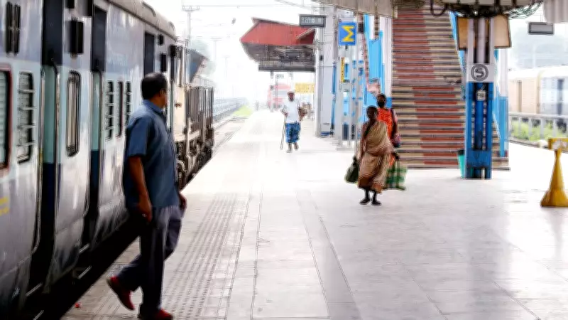 Woman Saved by RPF After Falling From Moving Train at Kalyan Station
