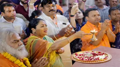 Delhi CM Rekha Gupta Visits Karol Bagh Hanuman Temple on Hanuman Jayanti
