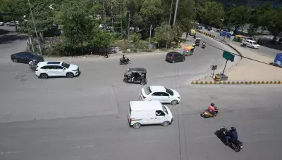 E-Rickshaws Spill onto Gurgaon Highways, Creating Chaos and Safety Risks