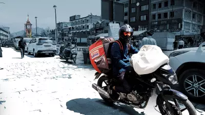 Gig Workers in Srinagar Navigate Checkpoints and Patchy Connectivity