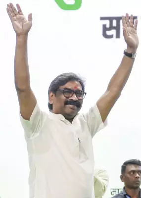 Hemant Soren Urges Panchayat Heads to Focus on Village Development