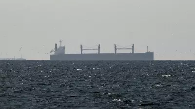 Hormuz Strait Shipping Traffic Remains Near Standstill Despite Ceasefire Announcement