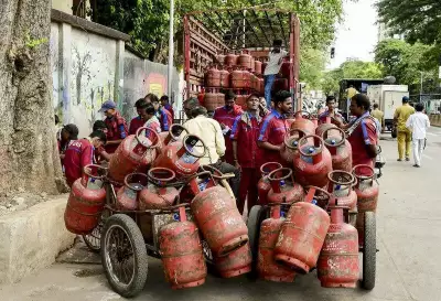 Maharashtra Assures Adequate Fuel Supply, Launches LPG Control Room
