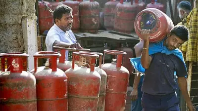 Maharashtra Government Assures Citizens of Ample Fuel Supply Across State