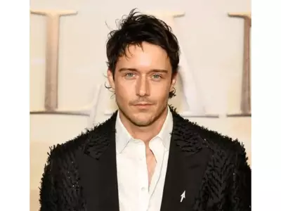 Outlander's Final Season Delivers Heartbreaking Character Death in Dramatic Fire Scene