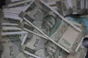 Bombay HC directs RBI to exchange demonetised Rs 2 lakh seized from man