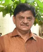 Congress and BJP Workers Clash at Dabhoi Panchayat Office Over Nomination Withdrawals