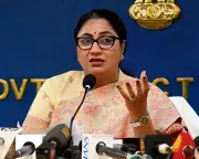 Delhi CM Rekha Gupta Reviews Civic Works, Emphasizes Stricter Sanitation and Waste Management