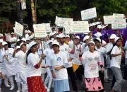 Doctors Warn Against 'Mom Influencers' Pushing Sugary Milk Mixes, Gummies on World Health Day