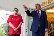 DoorDash Delivery at White House Sparks PR Debate Over Trump's Photo-Op