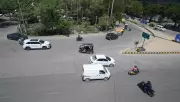 E-Rickshaws Spill onto Gurgaon Highways, Creating Chaos and Safety Risks