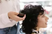 Expert Guide to Managing and Styling Thick, Frizzy Hair: Techniques and Care