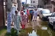 Hisar Residents Stage Protest Over Broken Roads and Poor Drainage System