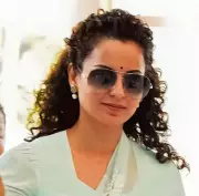 Kangana Ranaut Marks 20 Years in Cinema, Shares First Portfolio