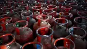 LPG Shortage Sparks Exodus of Migrant Workers from Delhi to Home States