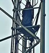 Man Climbs Mobile Tower in Samastipur, Threatens Suicide Over Marital Discord