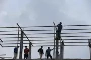 Mangaluru Construction Slows as Migrant Laborers Return Home for Work