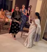 Mumtaz Shares Throwback Video Dancing to Asha Bhosle's Song in Tribute