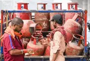 Patna Boosts 5kg LPG Cylinder Supply to Ease Cooking Fuel Crisis for Vulnerable Groups
