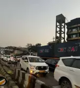 Pune-Mumbai Expressway Traffic Snarls on Friday Evening Due to Vehicle Breakdown