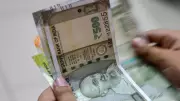 Rupee Soars 173 Paise to 93.1, Strongest Recovery in 13 Years After RBI Curbs