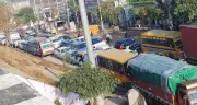 Sector 5 Residents Demand Entry Restrictions and Parking Rules to Alleviate Traffic Congestion