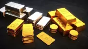 Silver Futures Surge to Rs 2.49 Lakh per kg, Gold Gains on Strong Spot Demand
