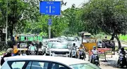 Traffic Congestion Returns to Chandigarh's Sector 53-54 Road Despite Market Demolition