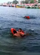Tragic End on Malviya Bridge: Unstable Youth Slaps Rescuer, Jumps into Ganga