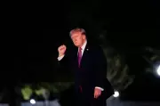 Trump Signals Weekend Talks with Iran, Calls Nuclear Red Line Non-Negotiable