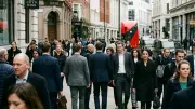 UK Unemployment Drops to 4.9% as Wage Growth Hits Five-Year Low