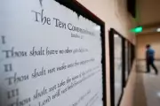 US Appeals Court Upholds Texas Law Requiring Ten Commandments in Public Schools
