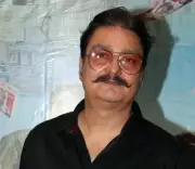 Vinay Pathak Reveals Why He Trusts Director Rajat Kapoor Blindly