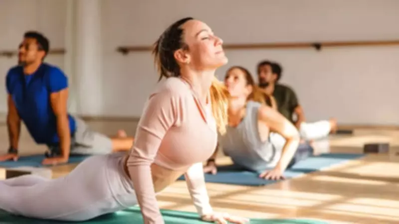 10-Minute Pilates Routine for Flat Lower Abs by Victoria's Secret Trainer