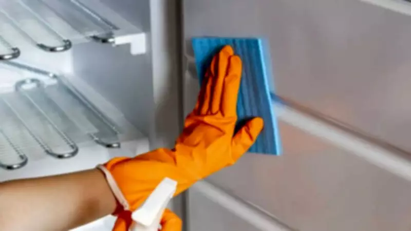 5 Simple Tricks to Clean Your Refrigerator Effectively