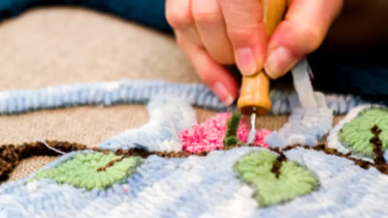 5 Smart Upcycling DIYs to Turn Trash into Stunning Home Decor at Low Cost
