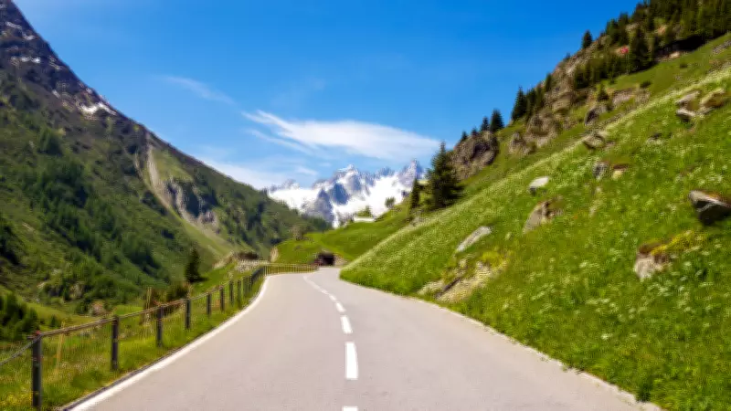6 Breathtaking But Risky Mountain Passes in India Open for a Short Travel Window